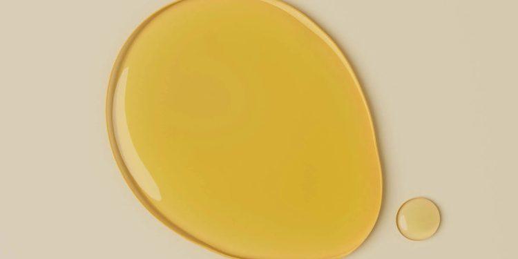 Why Retinol and Vitamin C are a Skincare Power Couple