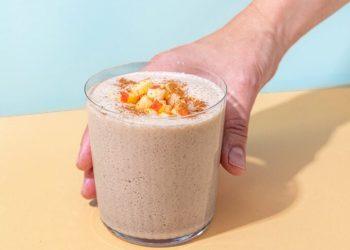 Easy + Cozy Apple Pie Smoothie (vegan)